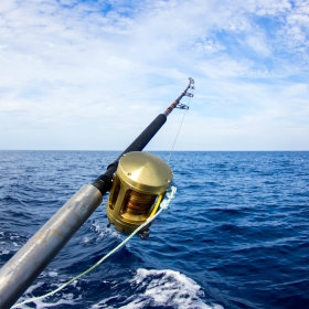 Fishing tackle with a deep sea fishing knots